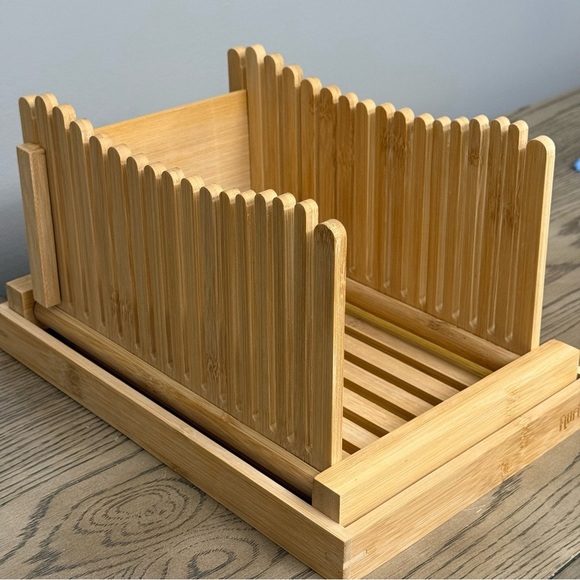 Flurff Bread Slicer for Homemade Bread - Picture 2 of 9